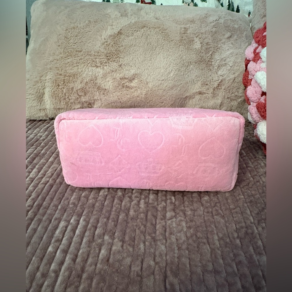 Juicy Couture Velour XL Makeup Bag - Picture 3 of 4